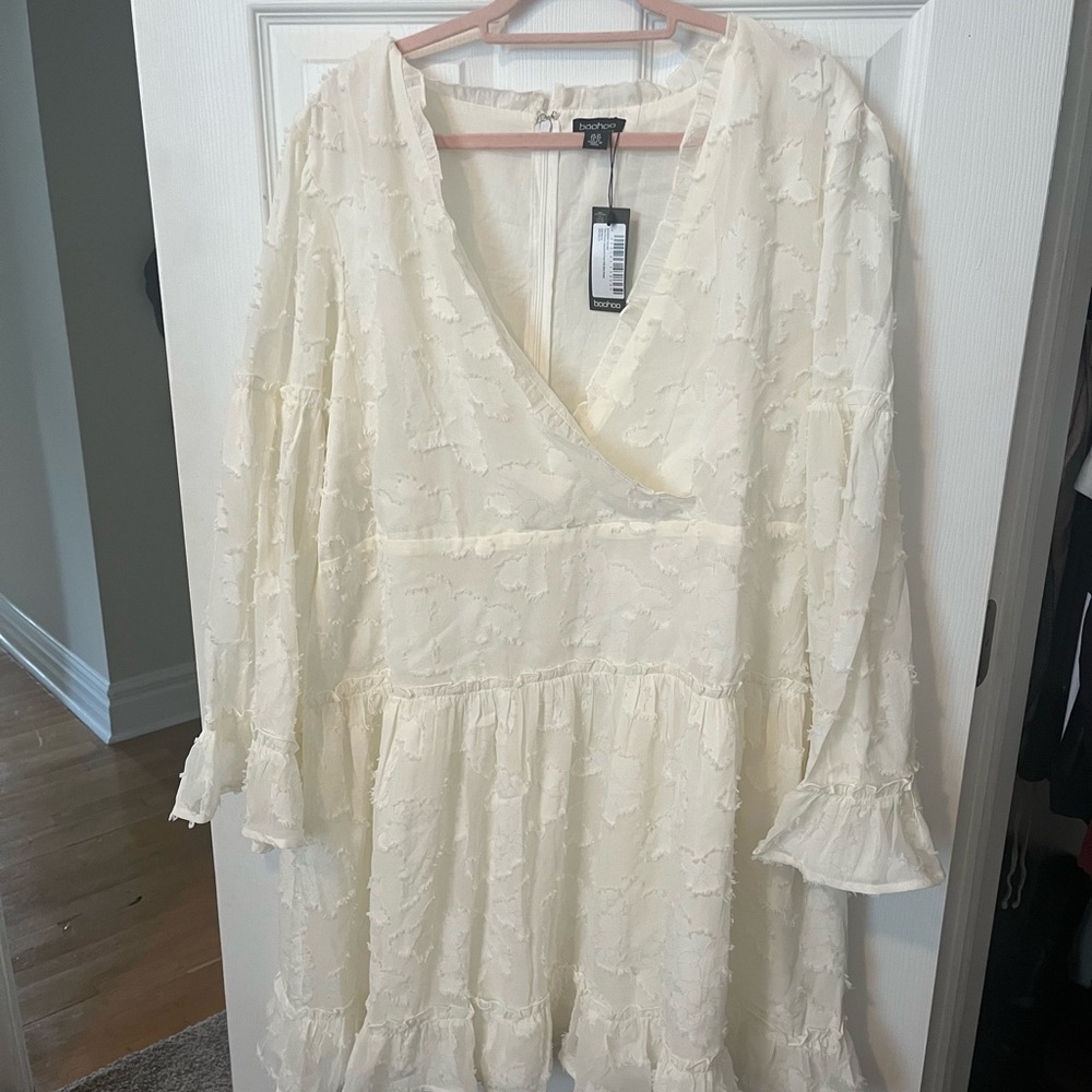 Boohoo Plus Woven Jaquard V Front Frill Mini Dress NWT